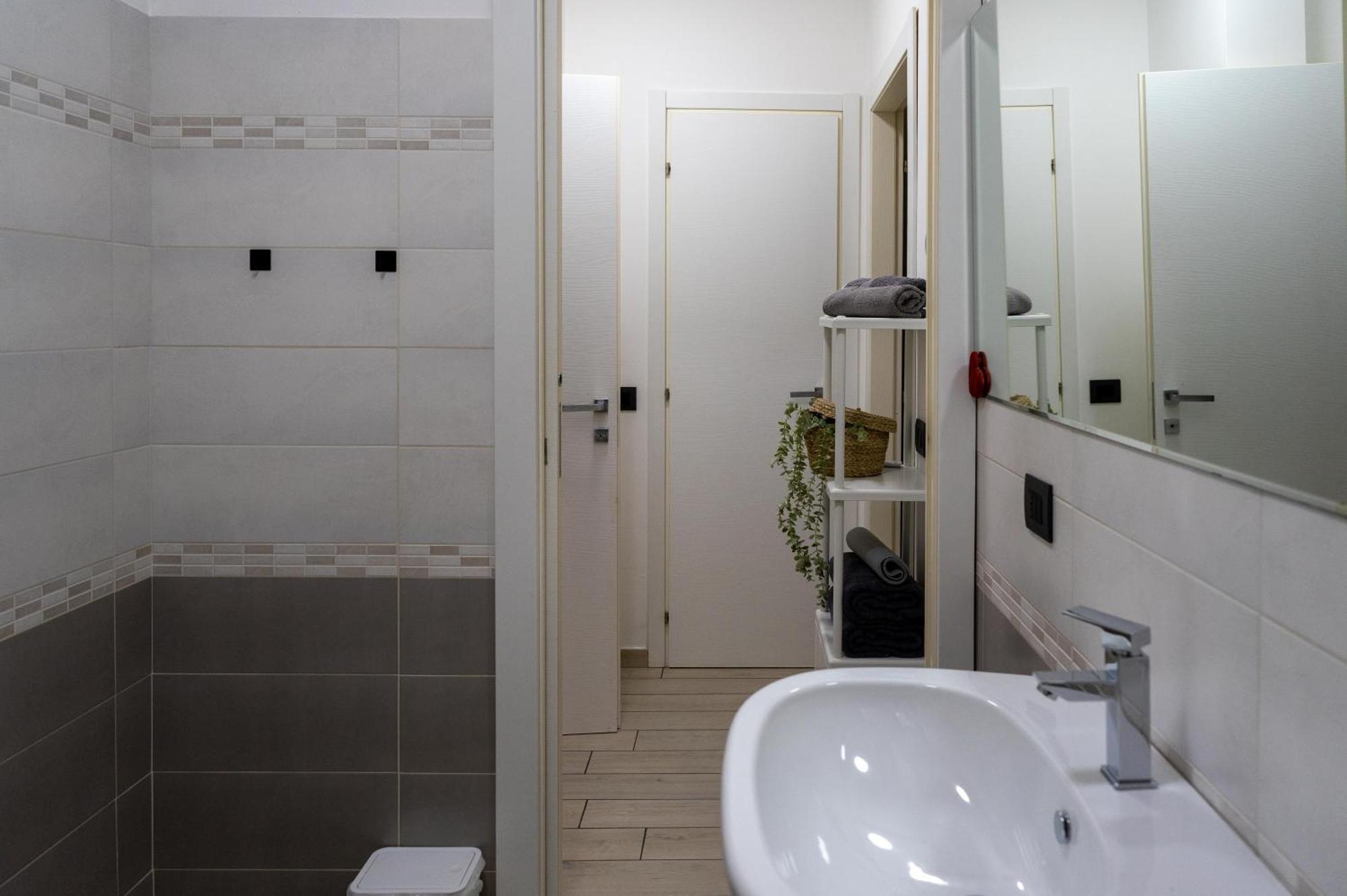 Vista Dolce Isola _ Lakeview Pool, Terrace & Garden Apartment Argegno Room photo